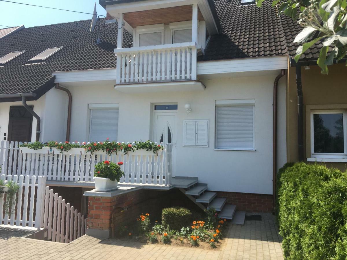 Beta Apartman Buk Exterior foto